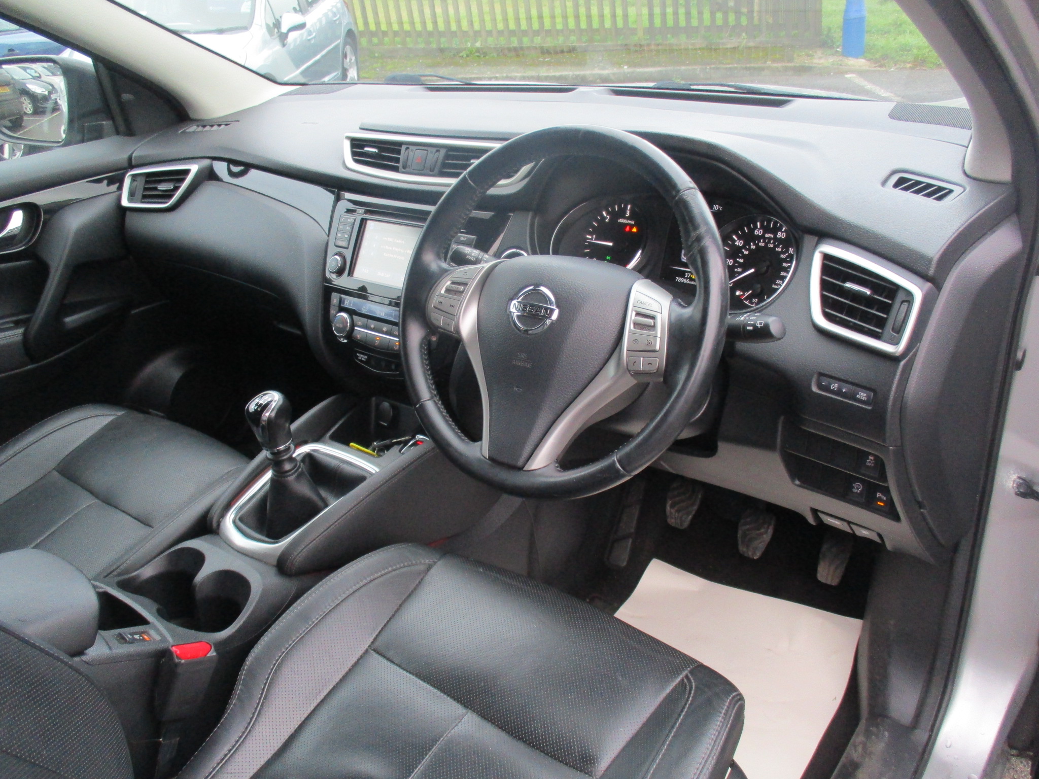 NISSAN QASHQAI 1.5 DCI TEKNA (TURBO DIESEL) 2014